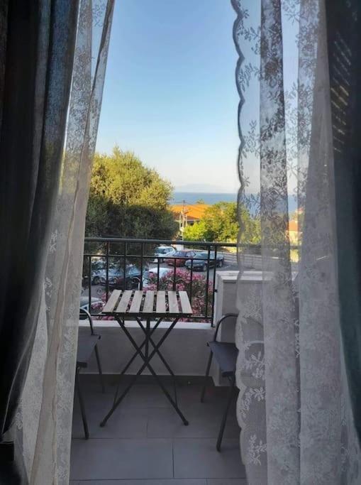 Διαμέρισμα Με Θέα Θάλασσα Στην Περιοχή Της Αθύτου Afytos Exterior foto